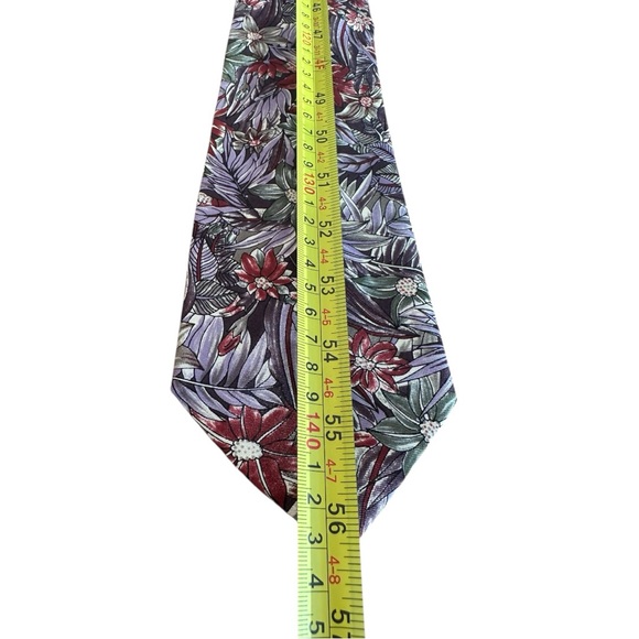 Vintage ISACO Italian 100% Silk Floral Tie Made Italy Botanical 3.5x56 Preppy - Picture 3 of 12
